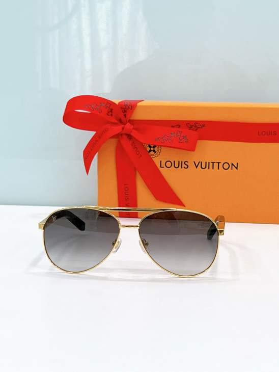 Picture of Louis Vuitton Sunglasses _SKUfw79120462fw